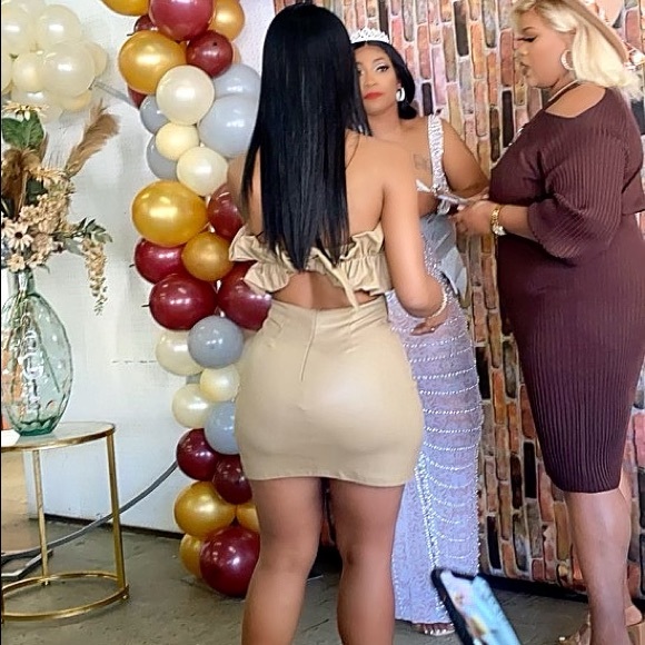 Memory Keeping Ruffle Dress - Picture 5 of 6